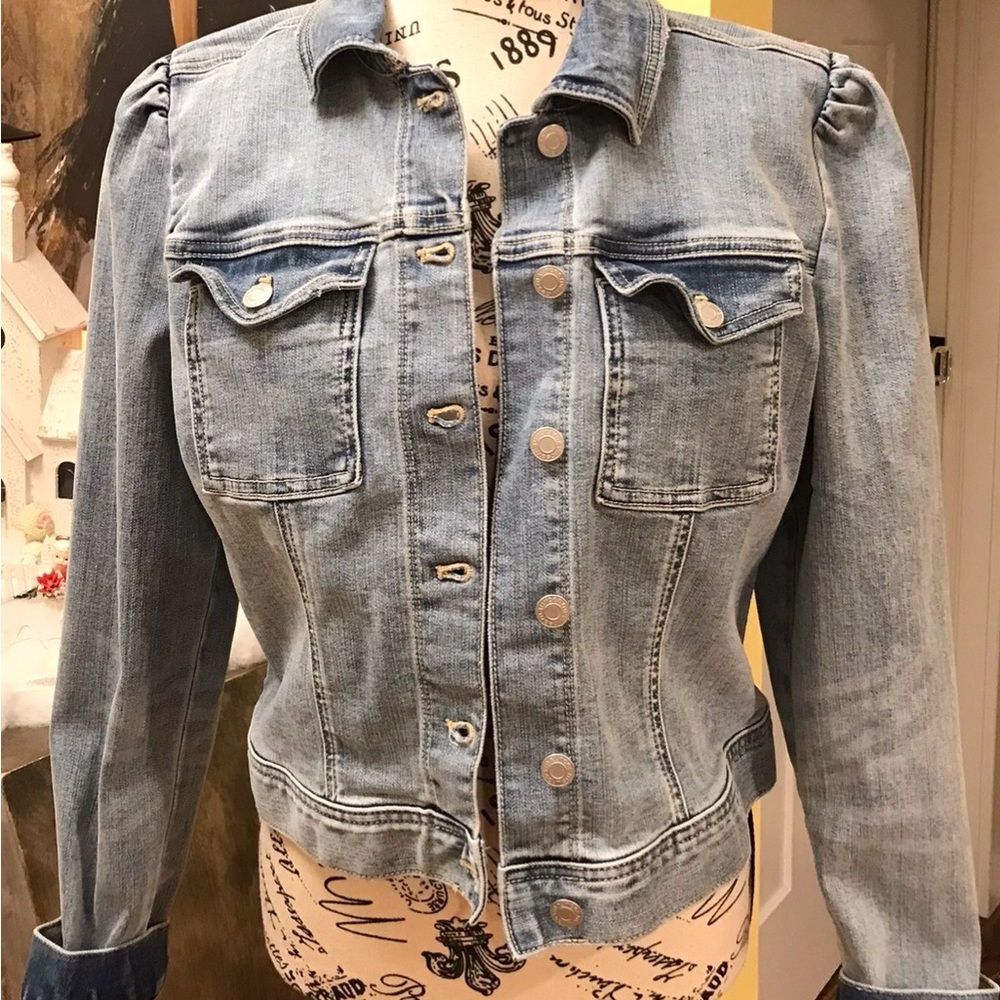 Maurices  Denim Jacket with puff sleeves size M - Picture 2 of 8